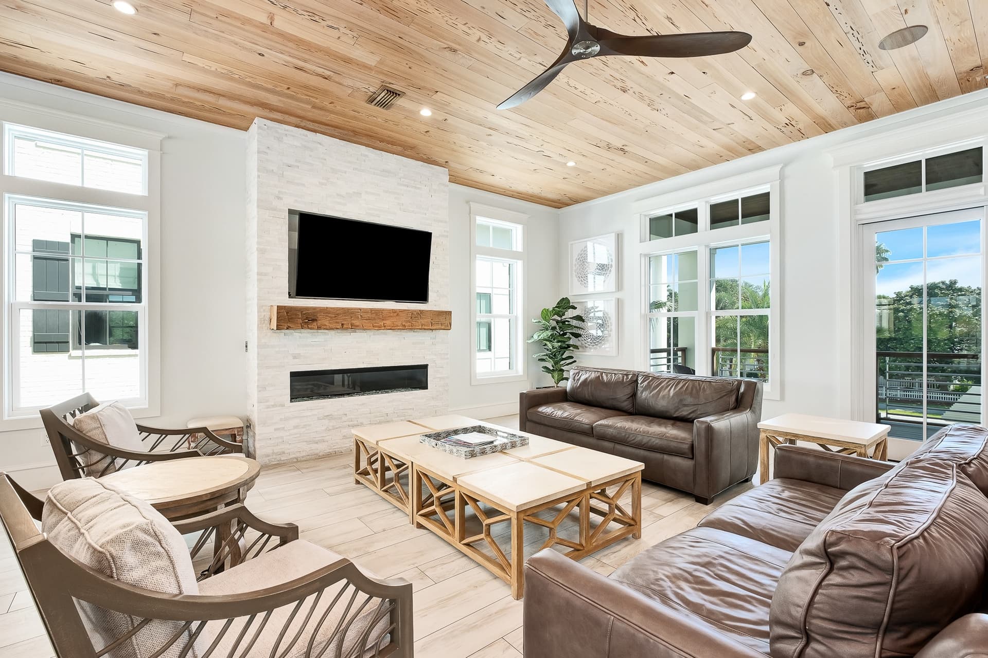 Oasis at Park Row Manor - Image 2