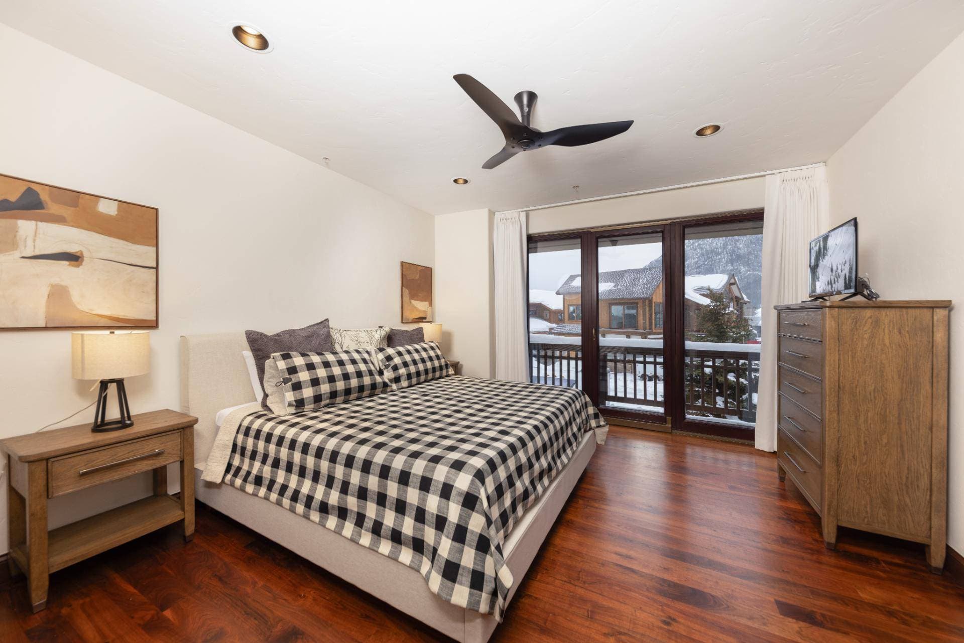 Bee Line Escape - Image 17