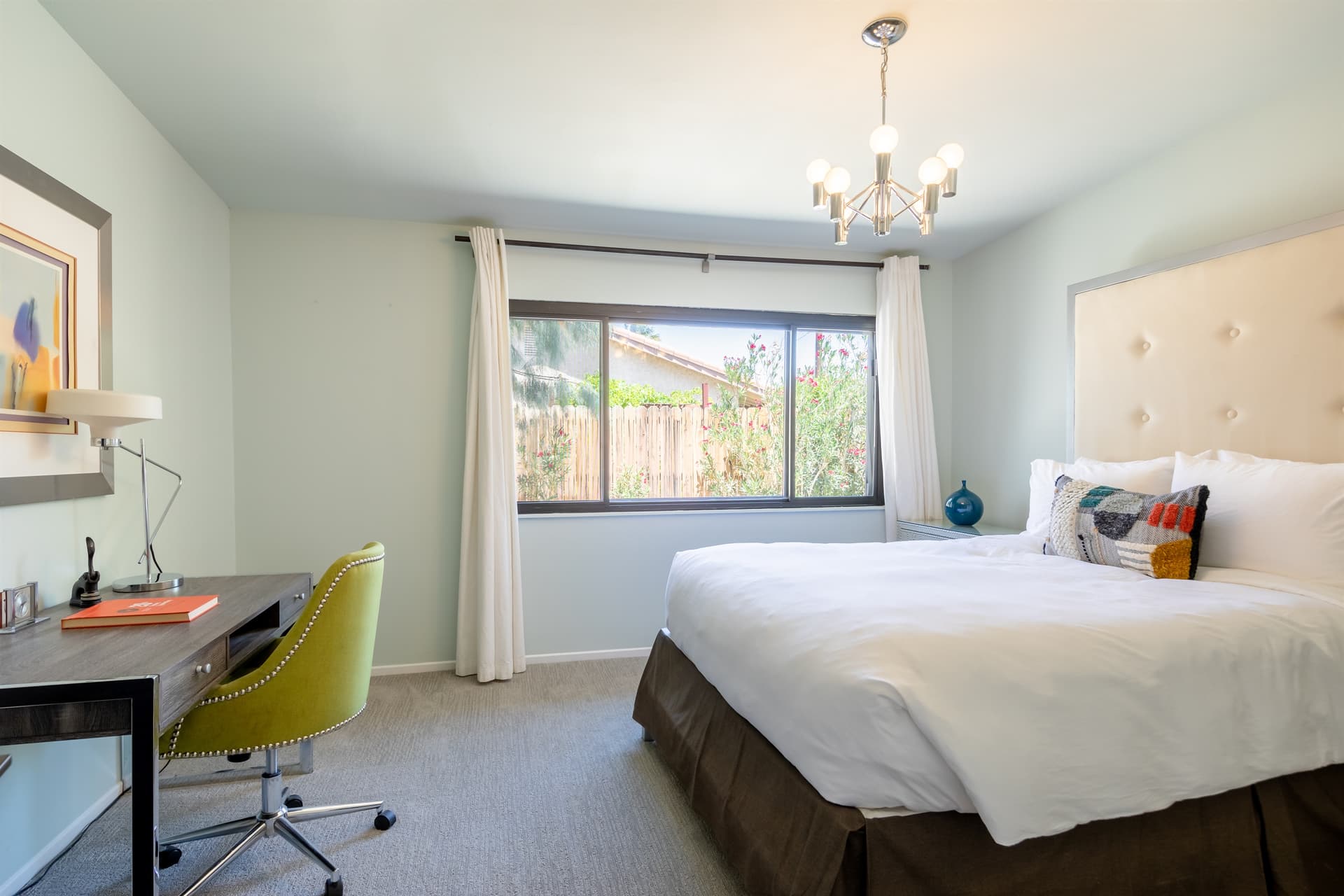 Hugh Kaptur’s Palm Springs Getaway - Image 17