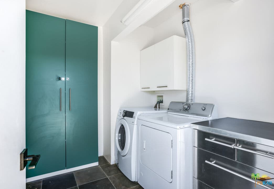 Hugh Kaptur’s Palm Springs Getaway - Image 35