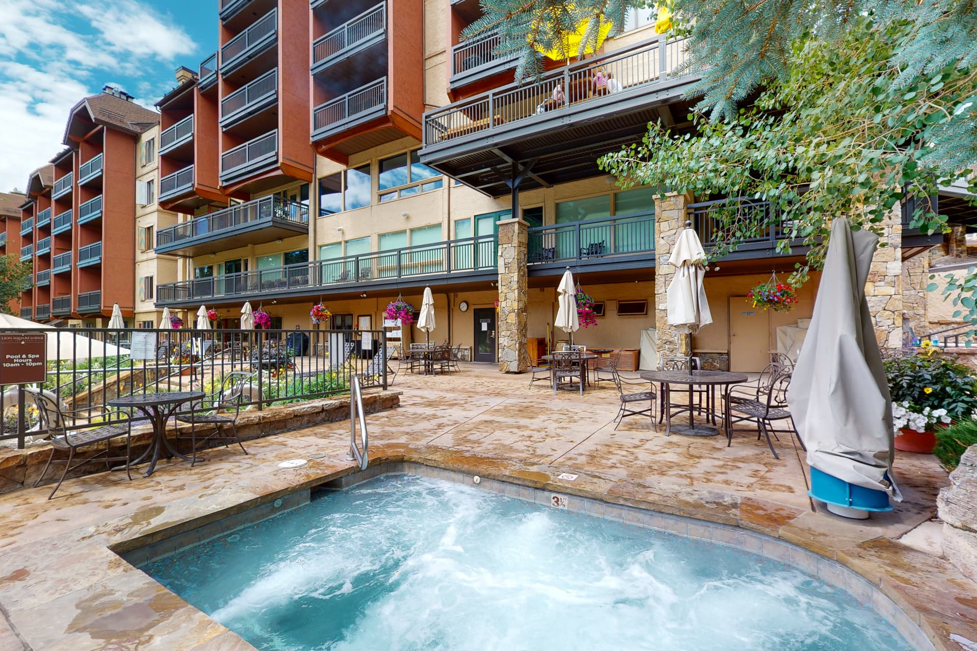 Lion Square East #215 - Image 23