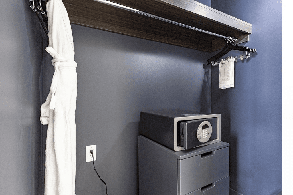 Solara #1606 - Image 17