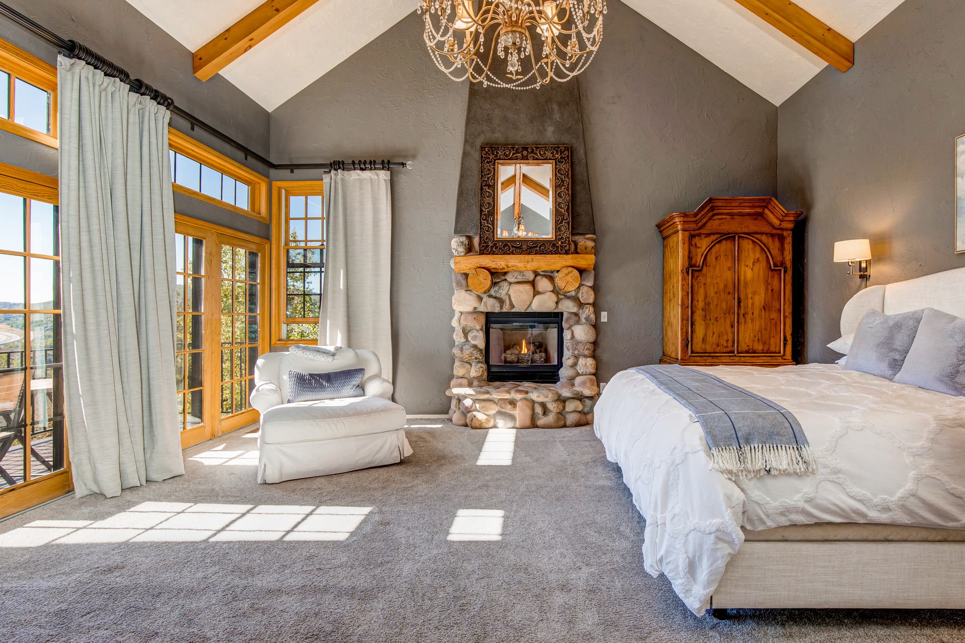 Mountain Hillside Manor - Image 28