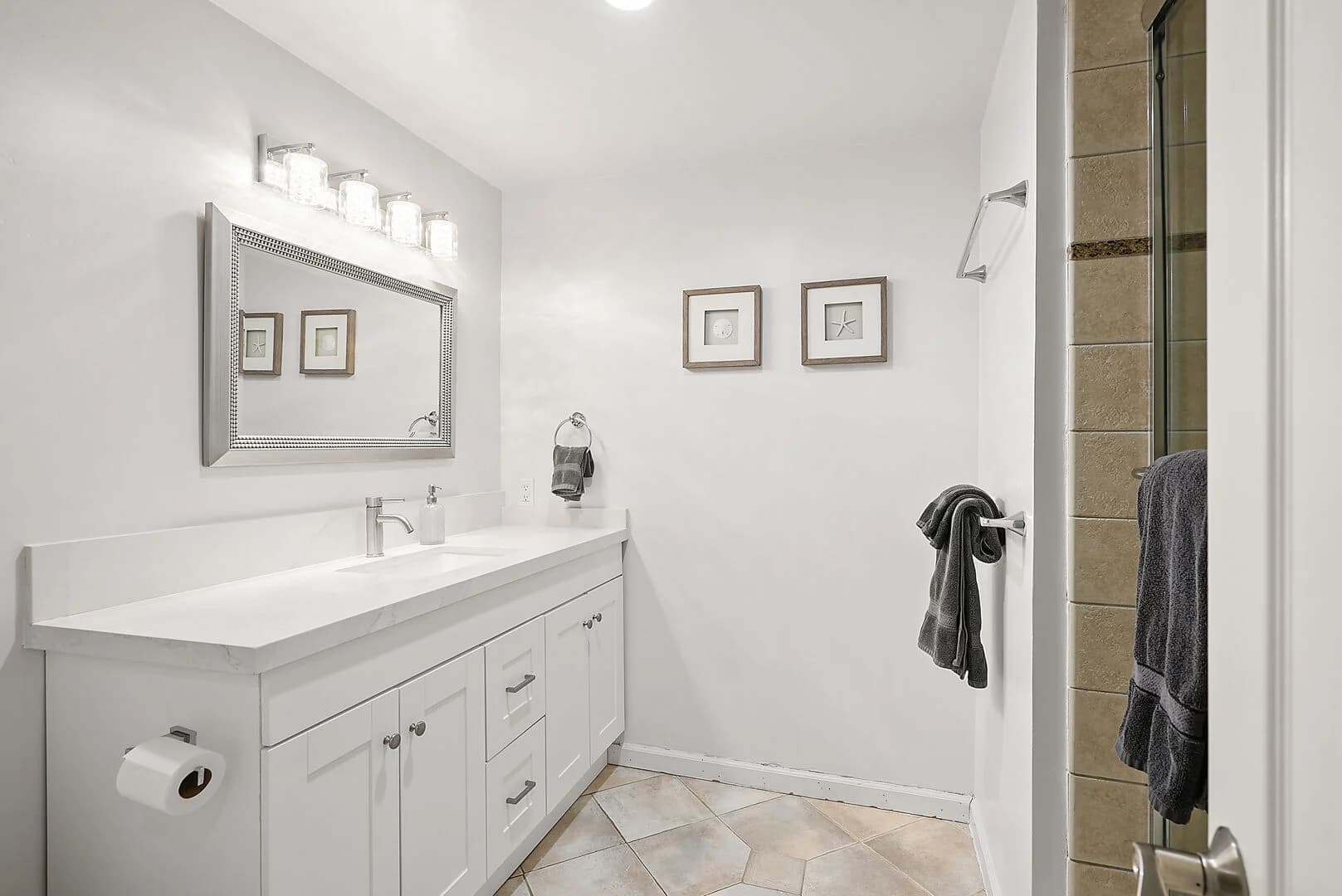 Bayside Escape 4 - Image 17