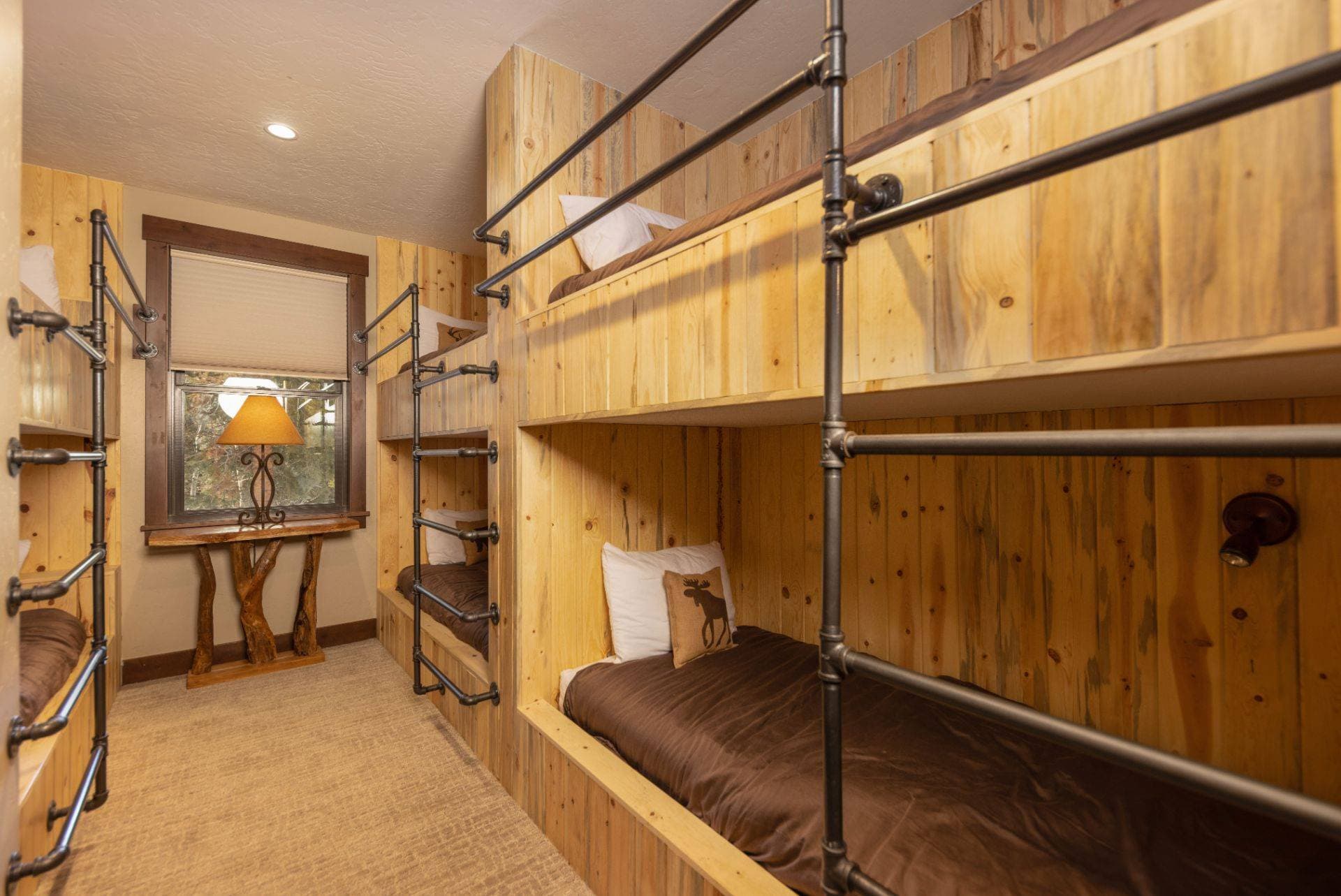 Pine Ridge Cabin - Image 24