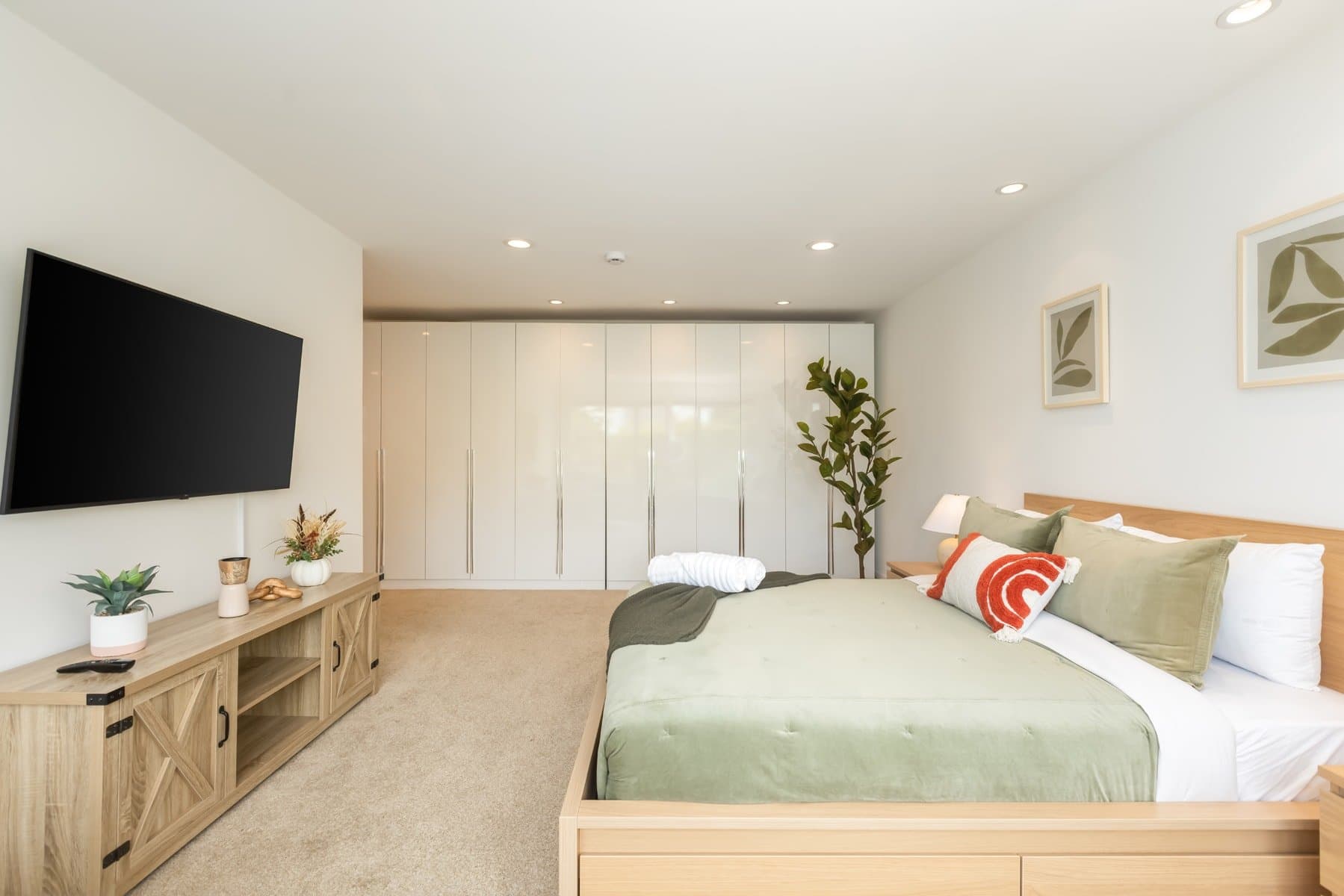 Malibu Sunset Oasis - Image 30