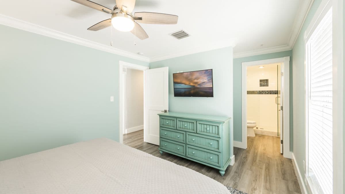 Upper Sunset North - Image 15