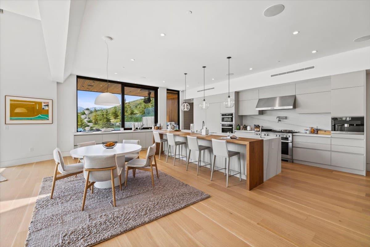 Panda Ranch Wing - Image 5