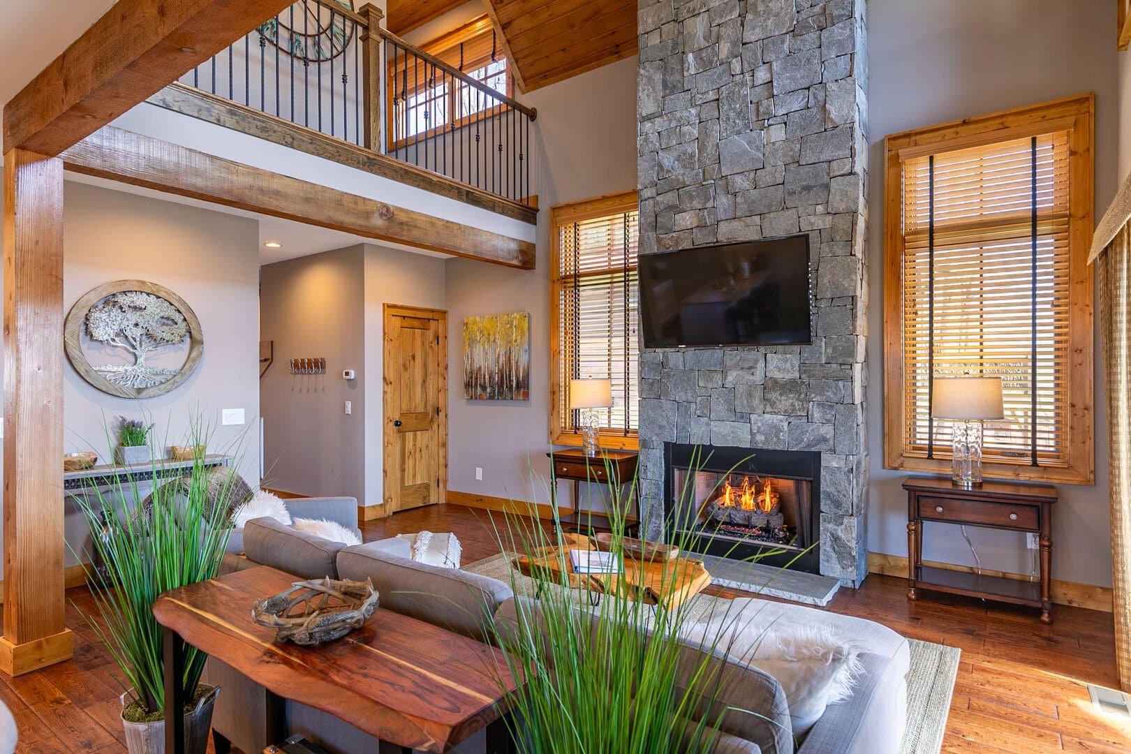 Grin Inn Bear - Image 4