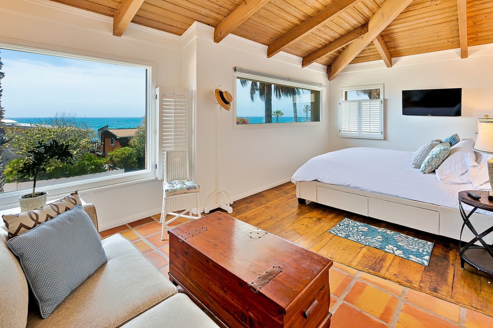 Spanish Palms Home - Image 11