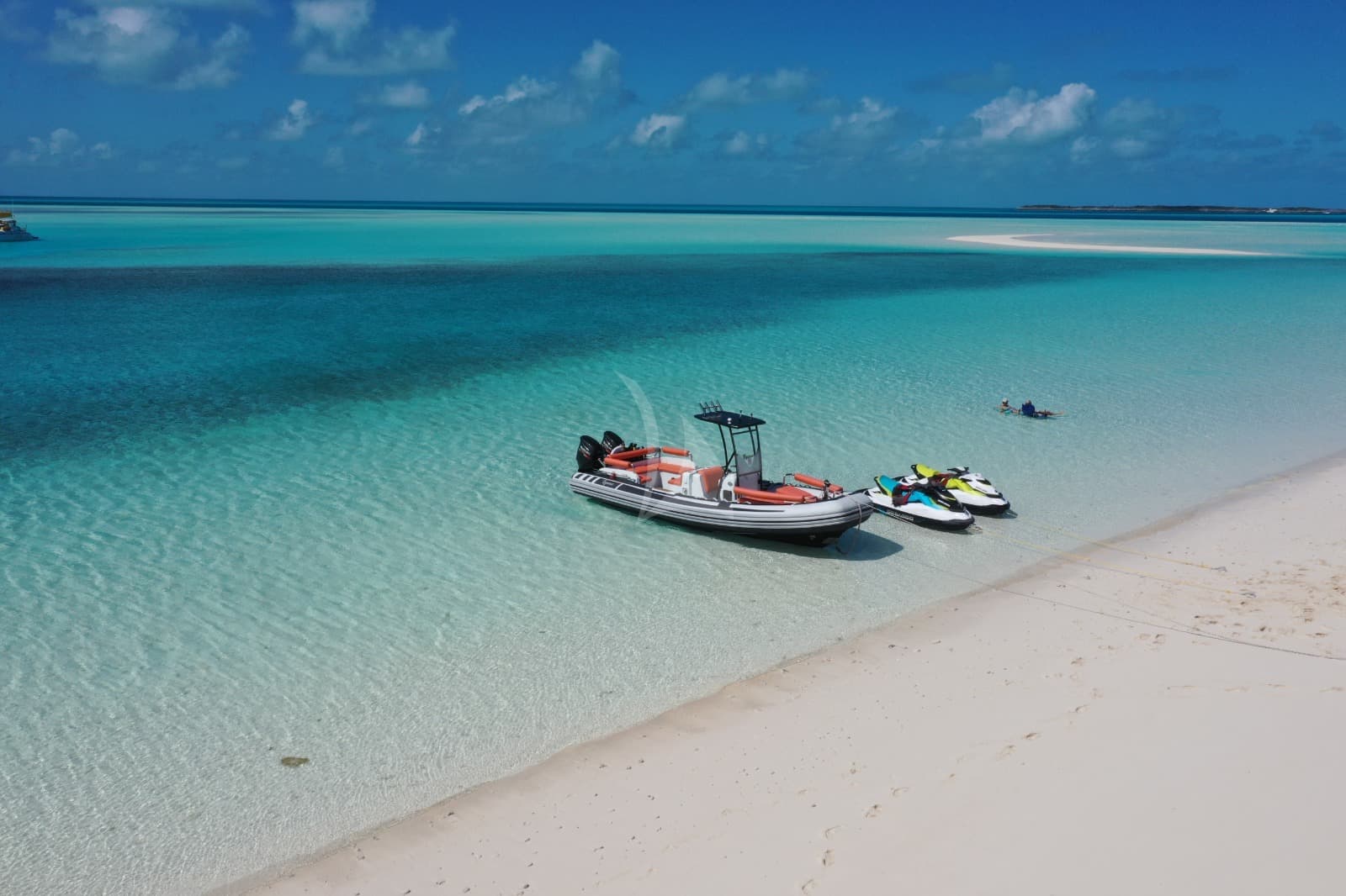 Equinox Yacht - Image 24