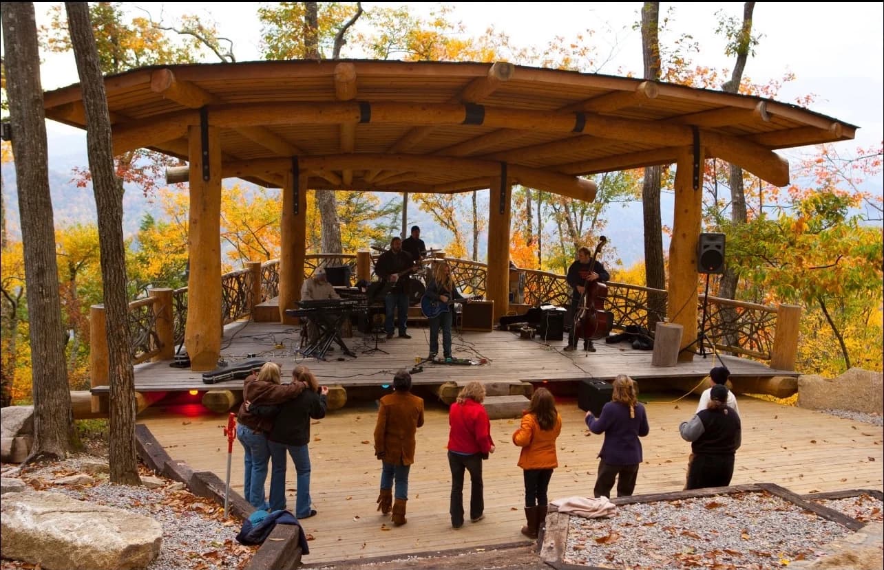 Grin Inn Bear - Image 26