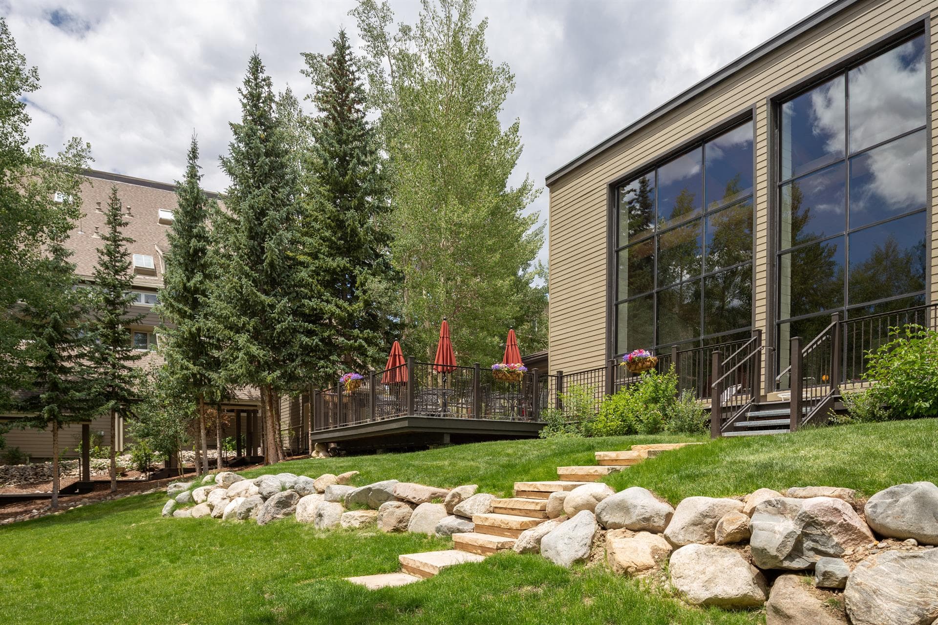 Dreamweaver Home - Image 27