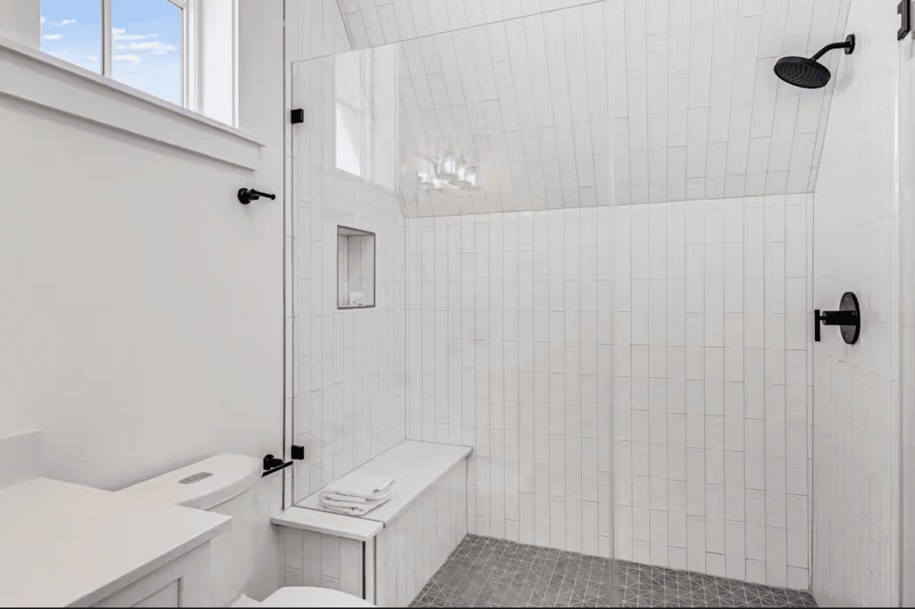 Sunsets and Smiles House - Image 19