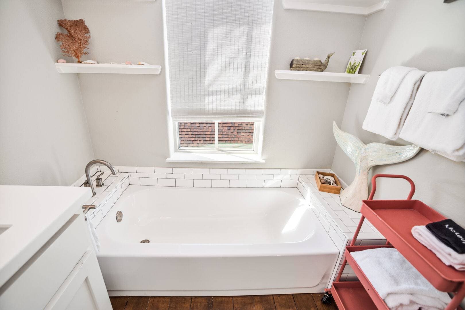 Oyster Sands Escape - Image 12