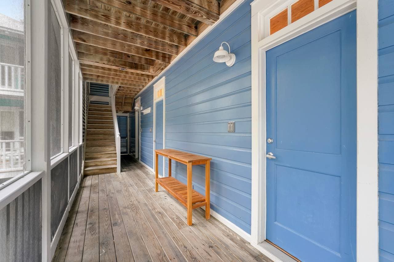 Little Lodge - Image 32