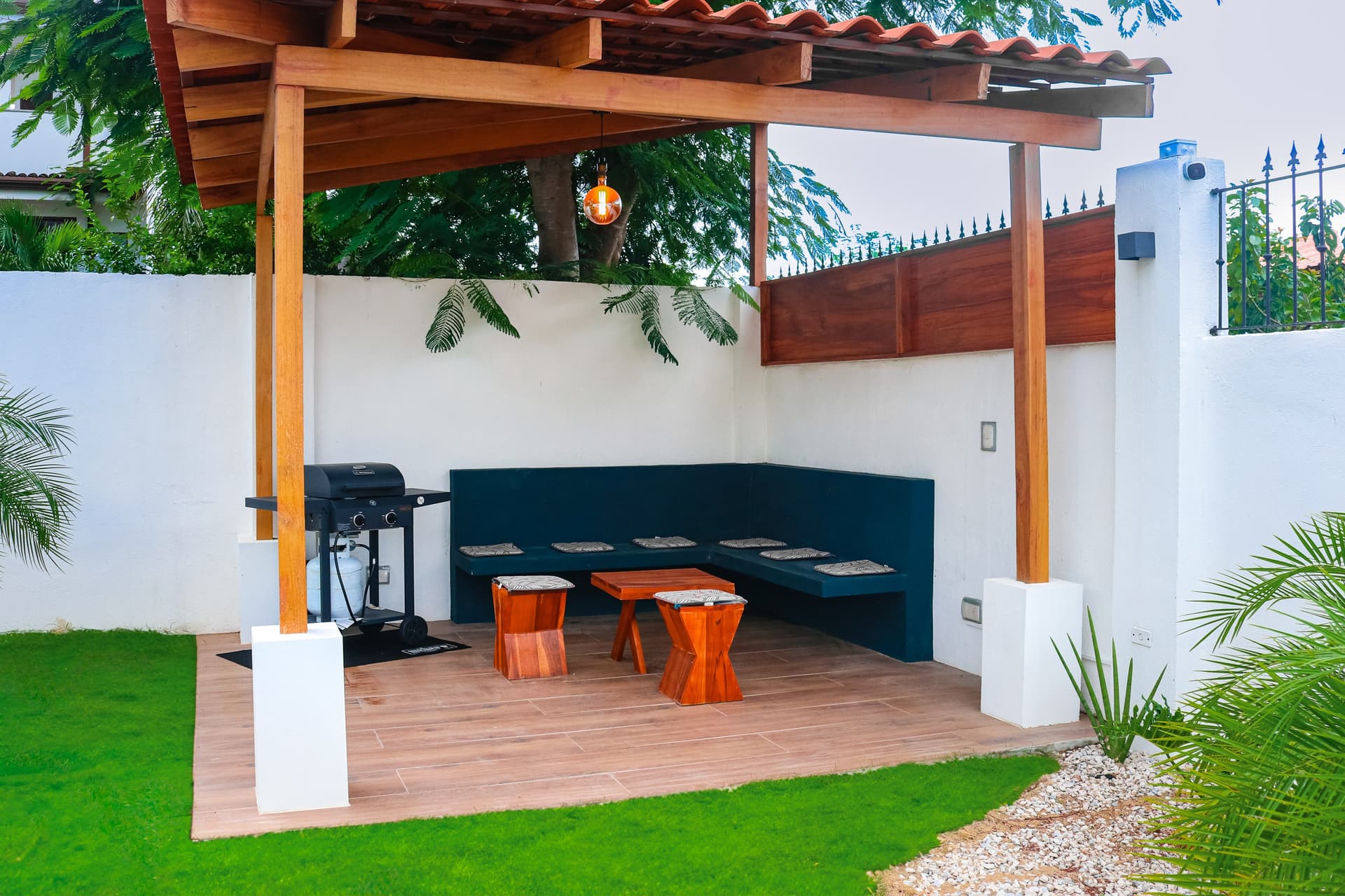 Coral Deluxe - Image 35