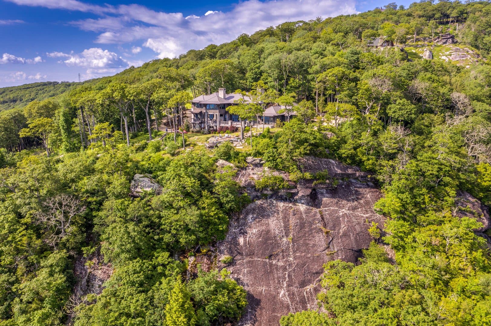 Outside Inn Place - Image 45