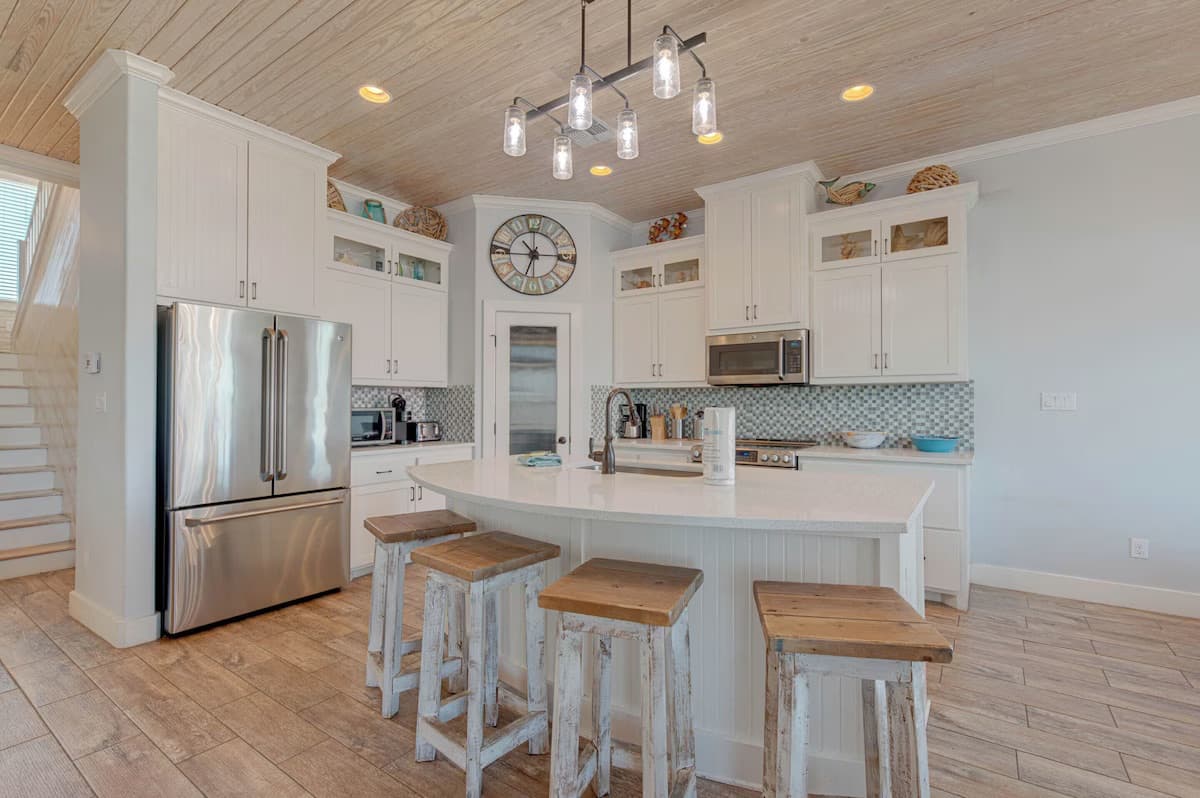 Postcard From Paradise - Image 4