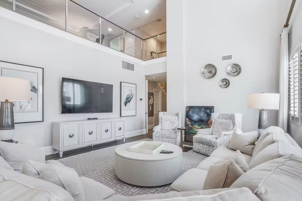 Naples Square Paradise - Image 1