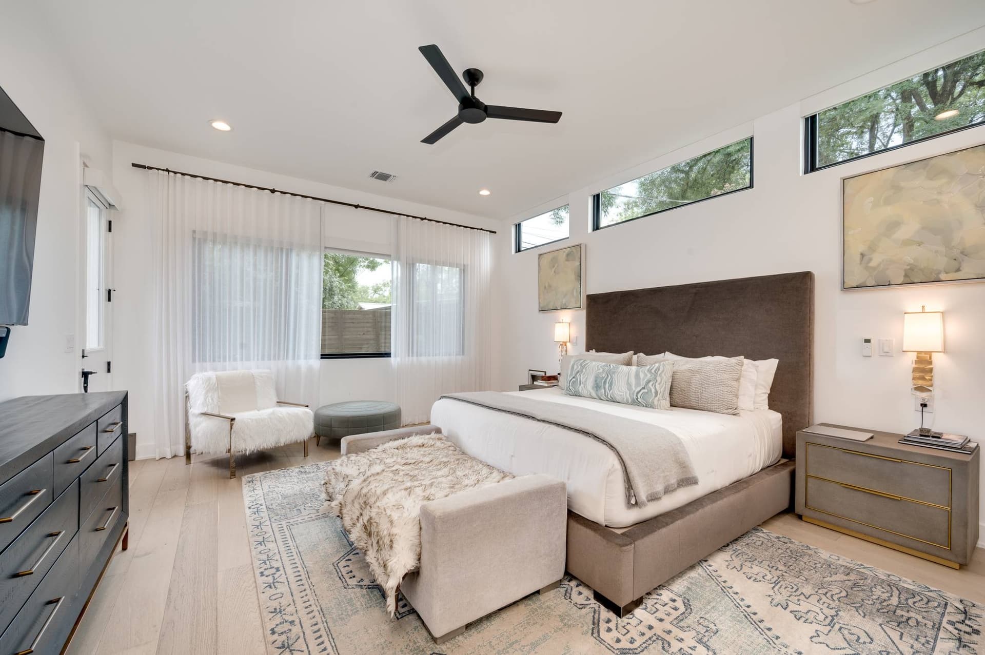 Austin Bella - Image 21