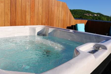 Lasalle House - Image 19