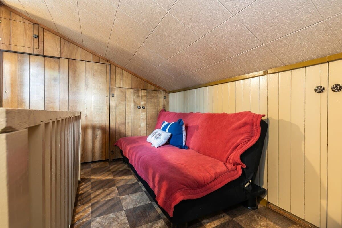 Classic Tahoe Cabin - Image 19