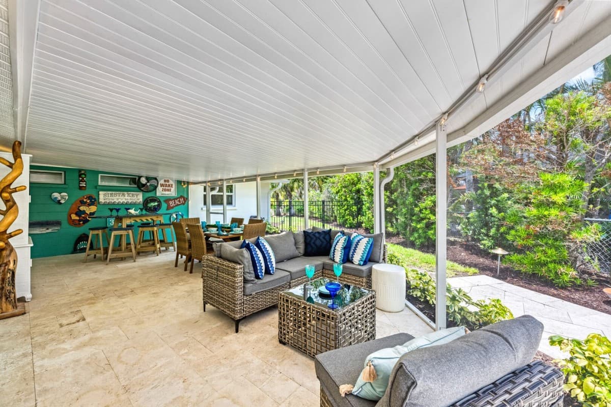 Beach Palm House - Image 36