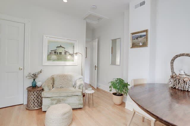 Capitol Comfort - Image 45