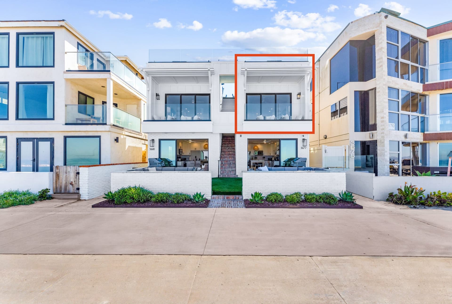 Entire Upper Oceanfront Rooftop Masterpiece - Image 6