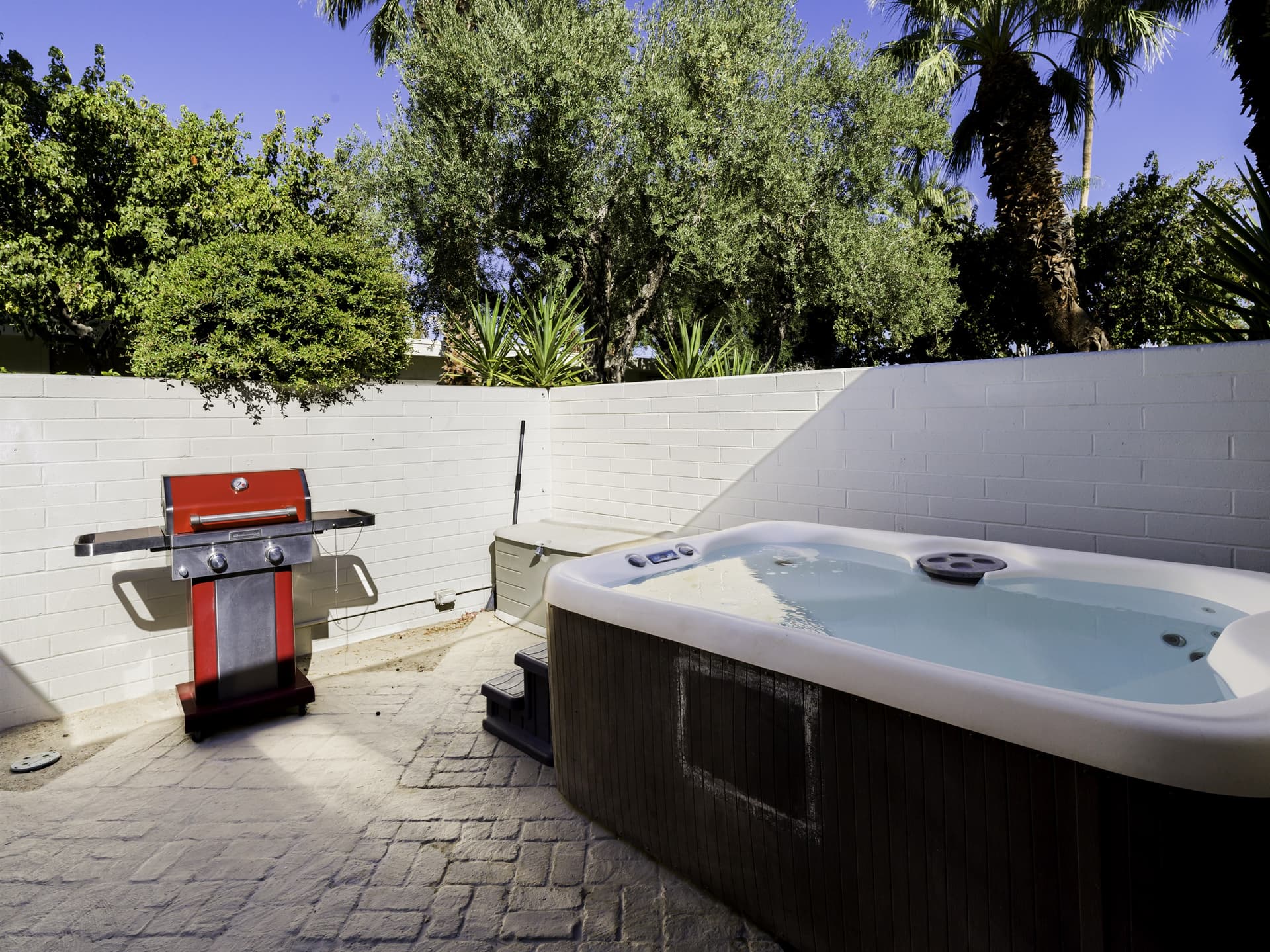 Bamboo Bungalow - Image 25