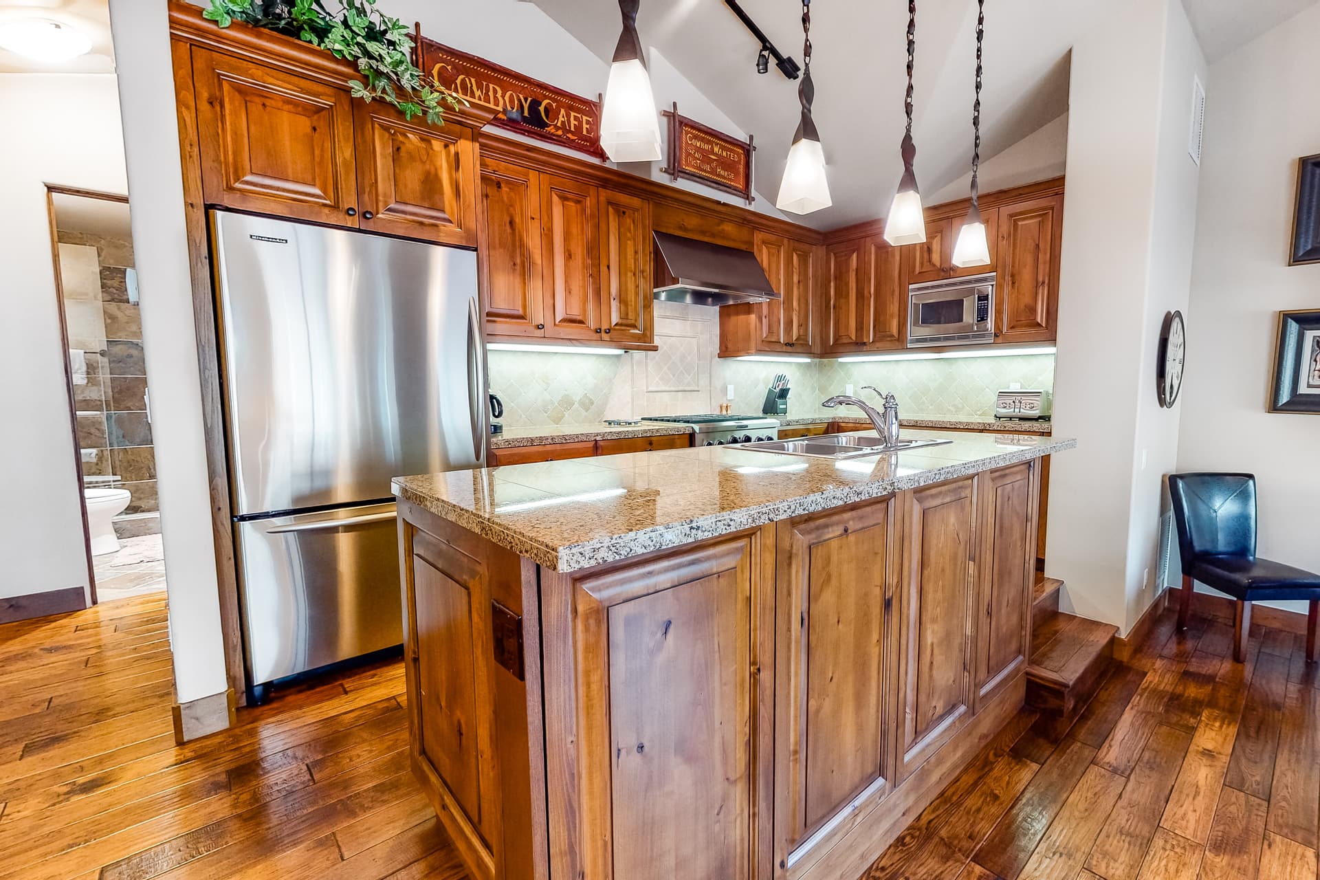 Luxury Mountain Townhome - Image 4