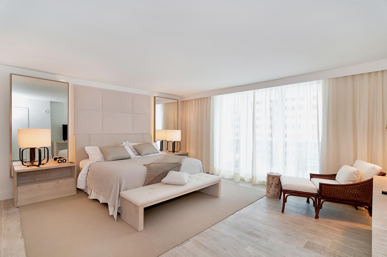 1 Hotel Residence #919 - Image 9