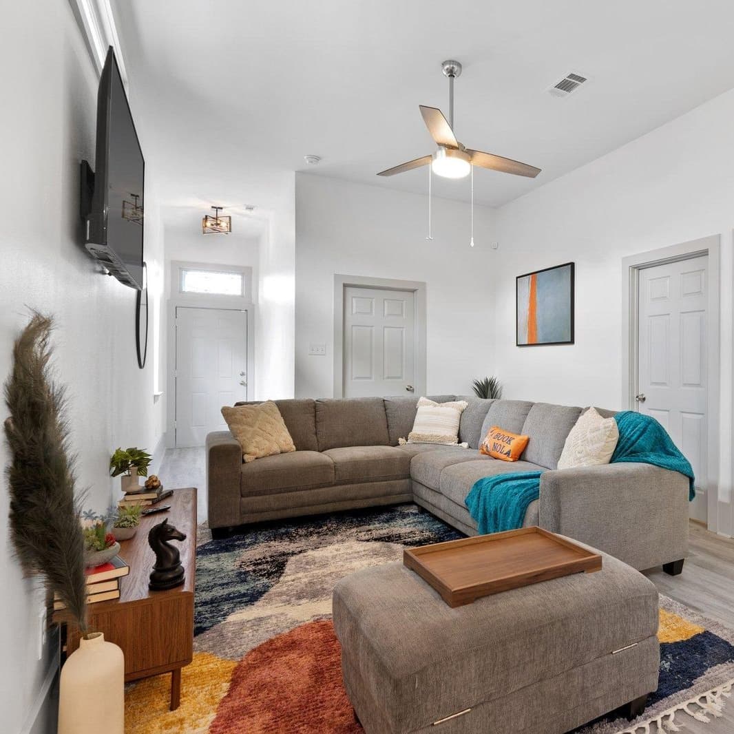 House of Vibes - Image 1