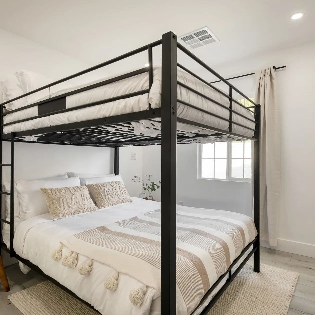 Yellowjacket - Image 23