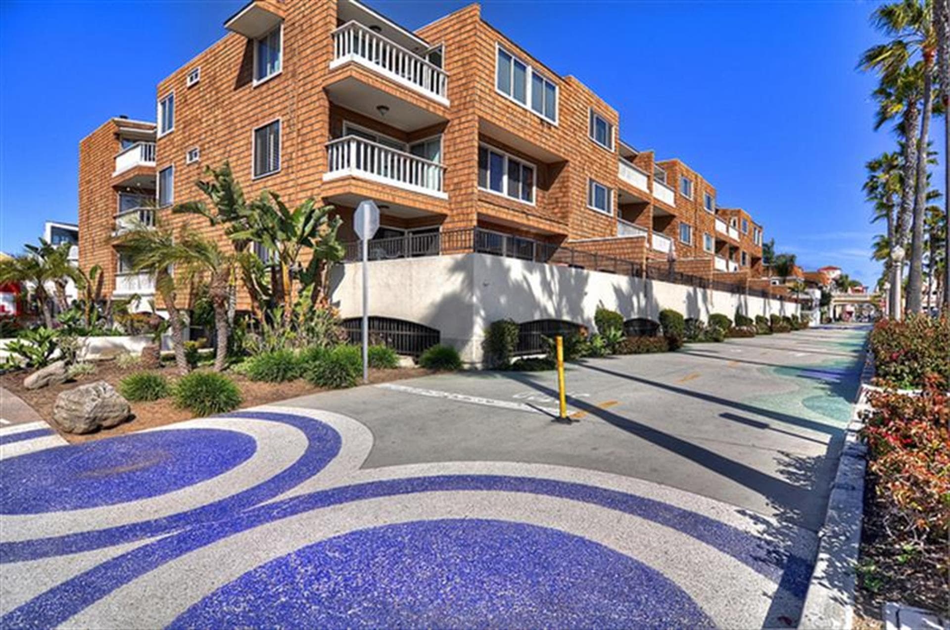 Oceanfront Breeze - Image 30