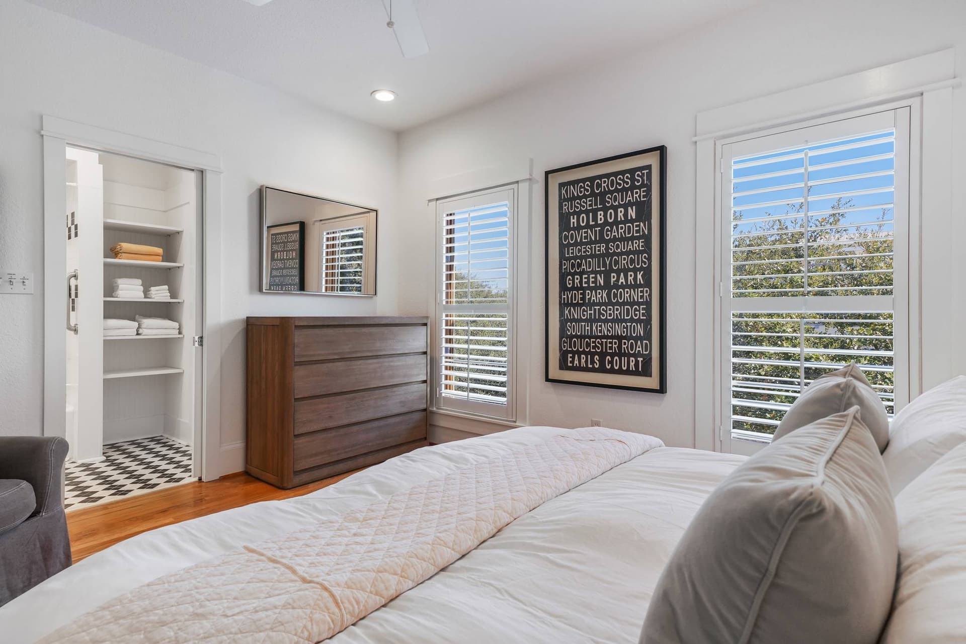 Allora House - Image 20