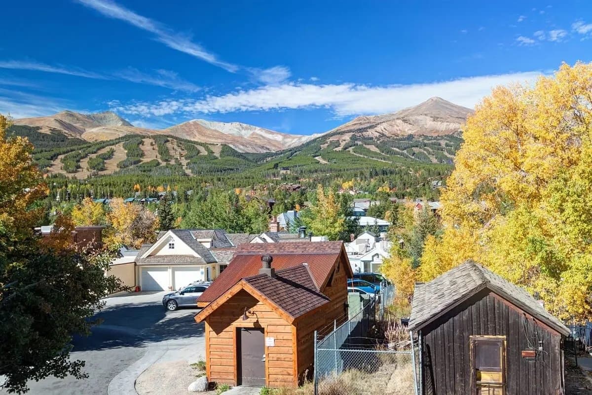 Aurum Condo - Image 12