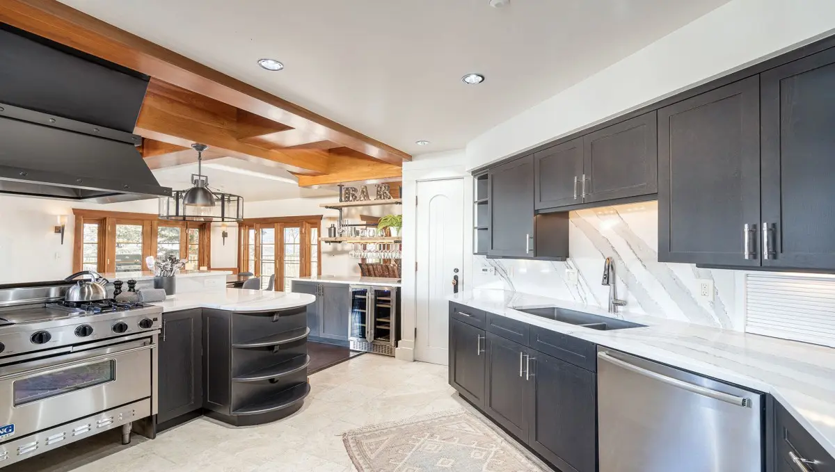 Plaza Tower - Image 6