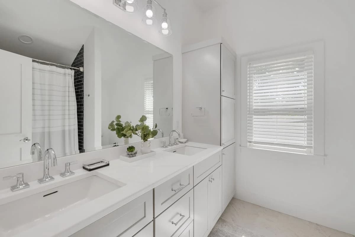 Northern Exposure - Image 22