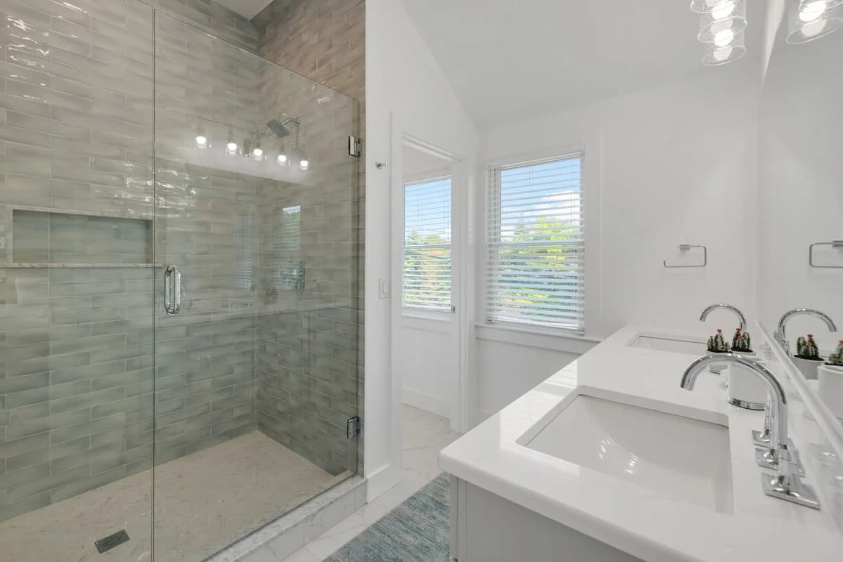 Northern Exposure - Image 20