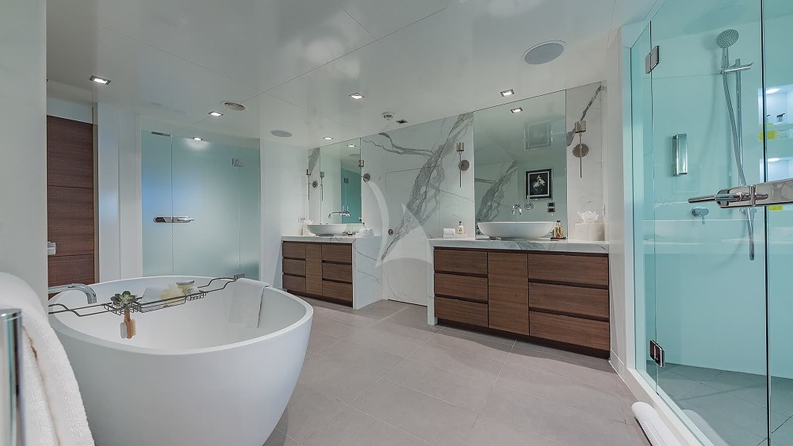 Big Sky Yacht - Image 21