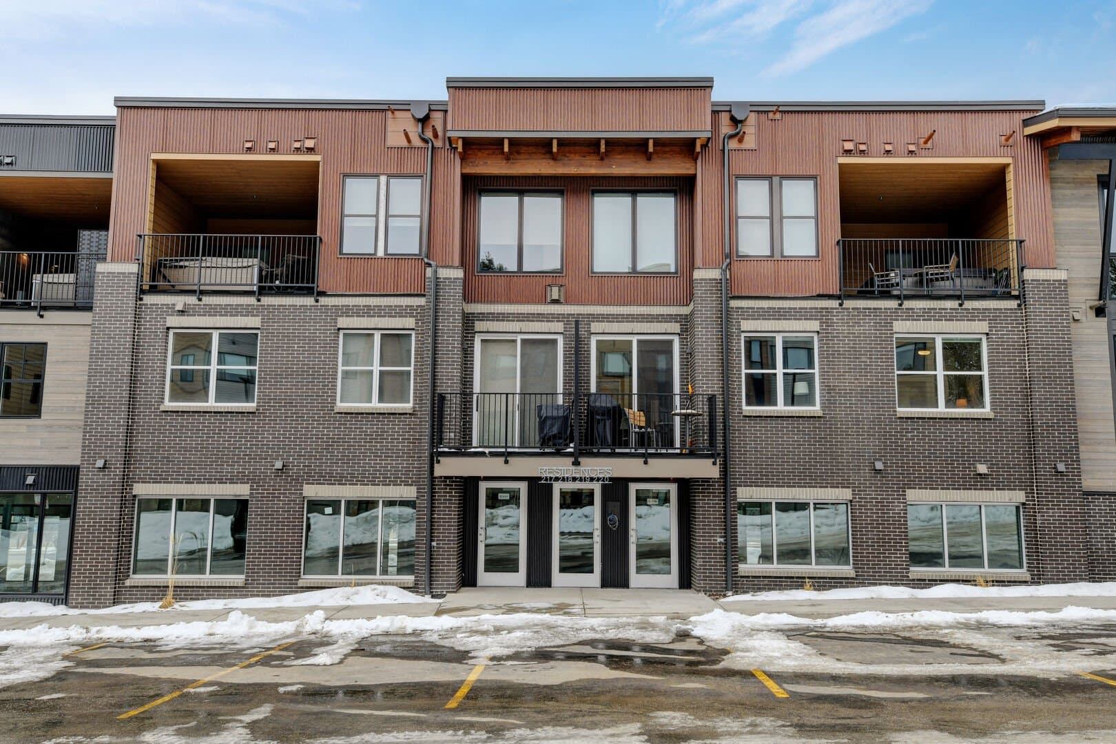 Arrow Luxury Loft #219 - Image 40