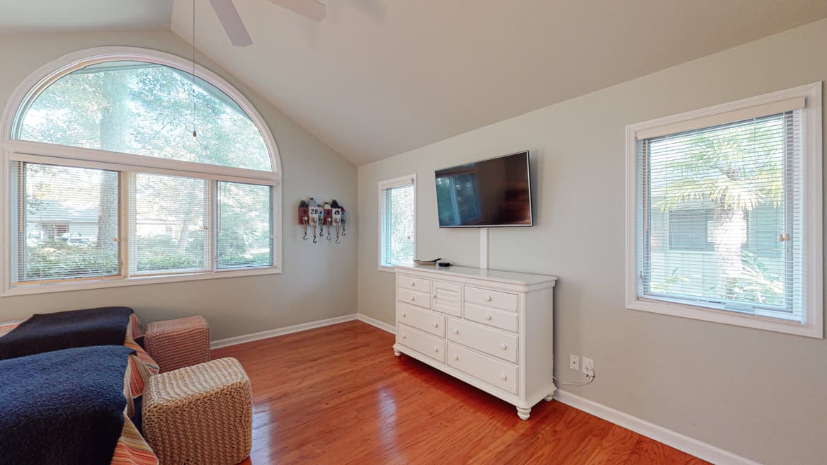 Port House - Image 23