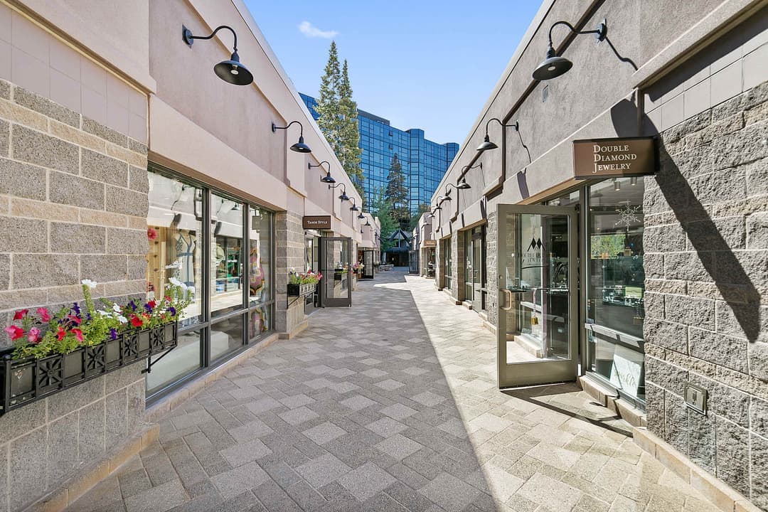 Everline Condo #400 - Image 33