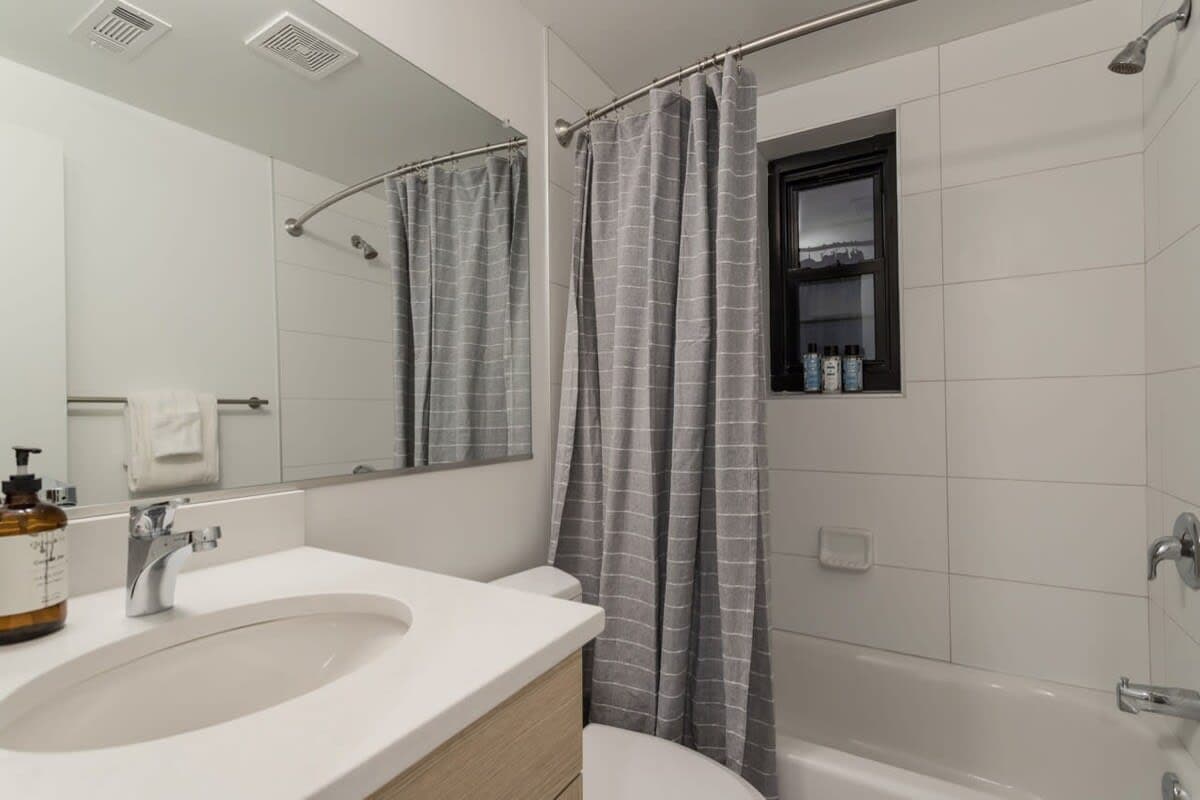 Uplifted Retreat Residence - Image 21