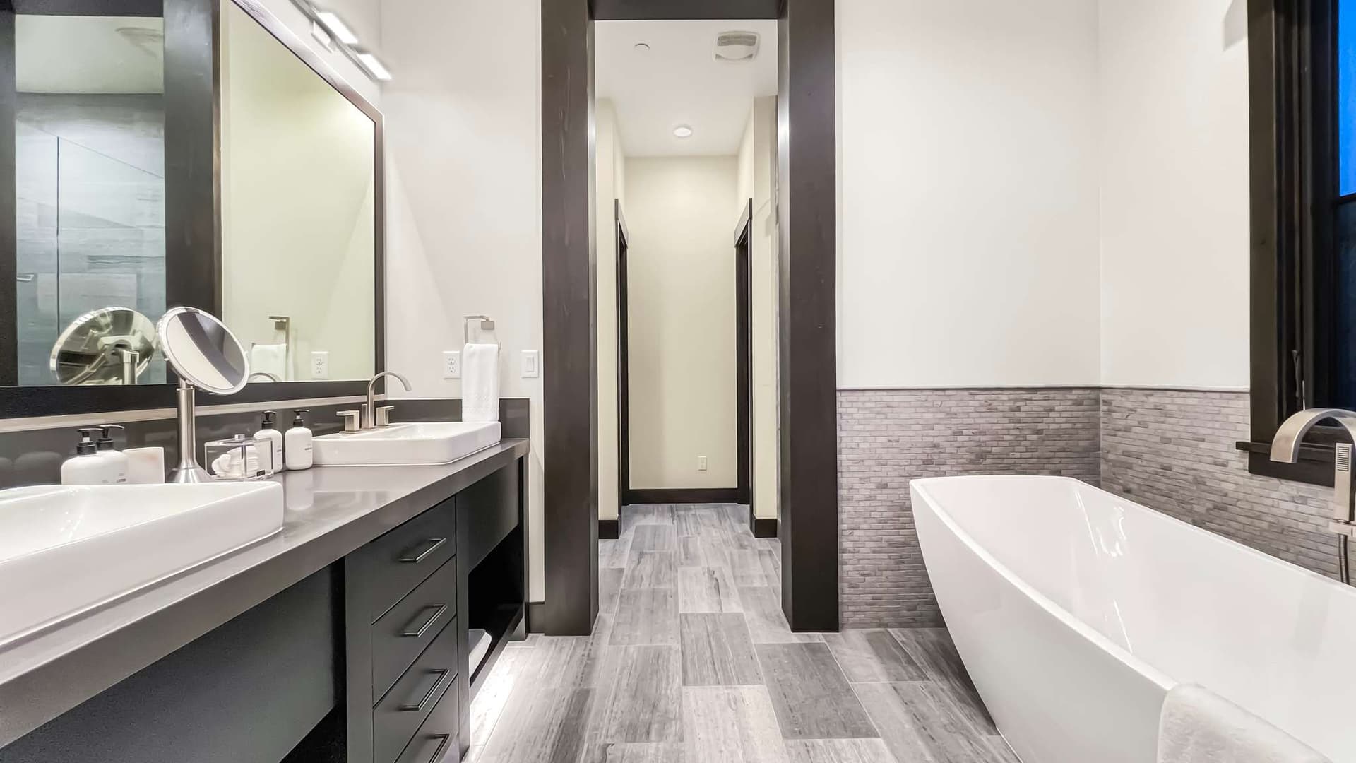 Grande Vistas Estate - Image 53