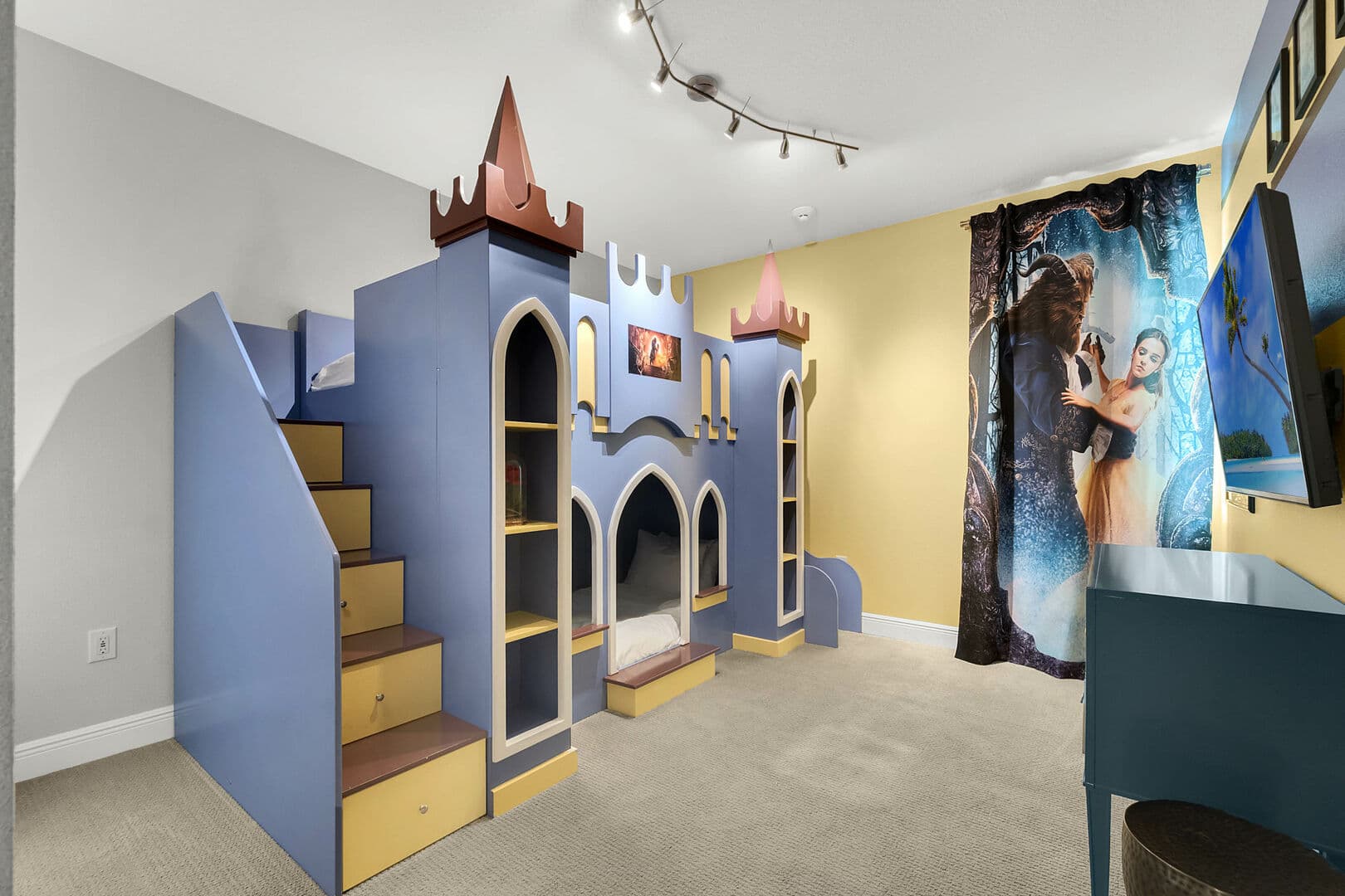 Adventurer Estate - Image 13