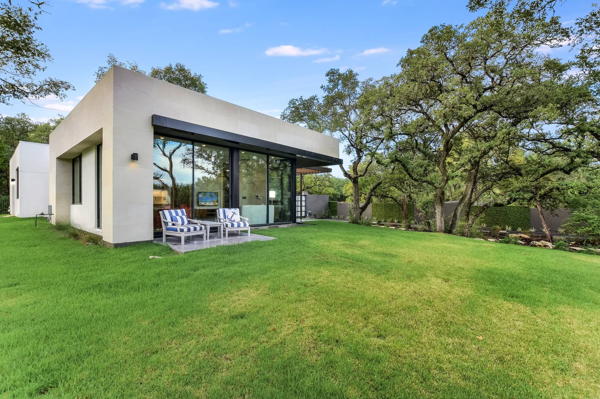 Austin Pinnacle - Image 3