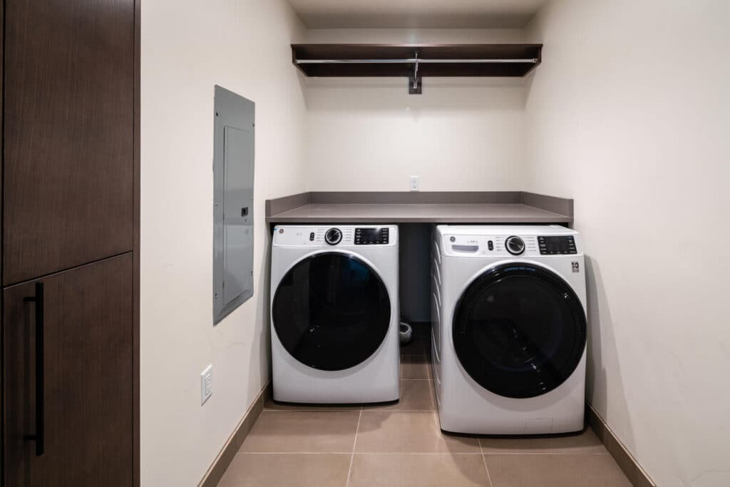 Lakelodge Home - Image 15